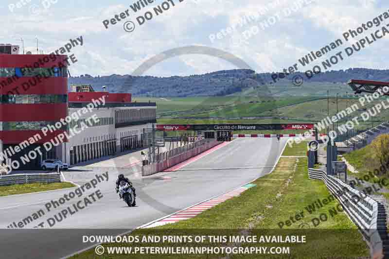 cadwell no limits trackday;cadwell park;cadwell park photographs;cadwell trackday photographs;enduro digital images;event digital images;eventdigitalimages;navarra;no limits trackdays;peter wileman photography;racing digital images;trackday digital images;trackday photos